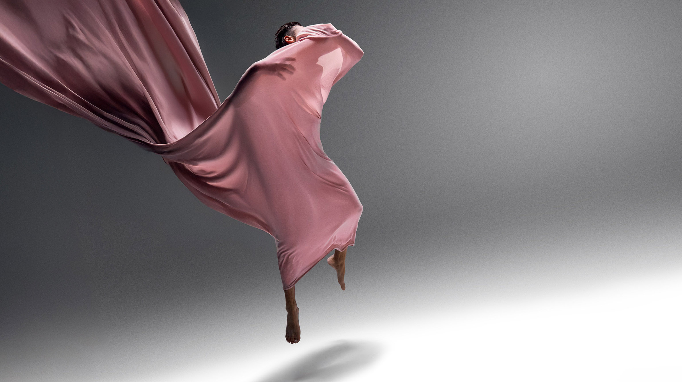 Cariaggi. Movement, bodies and cashmere.