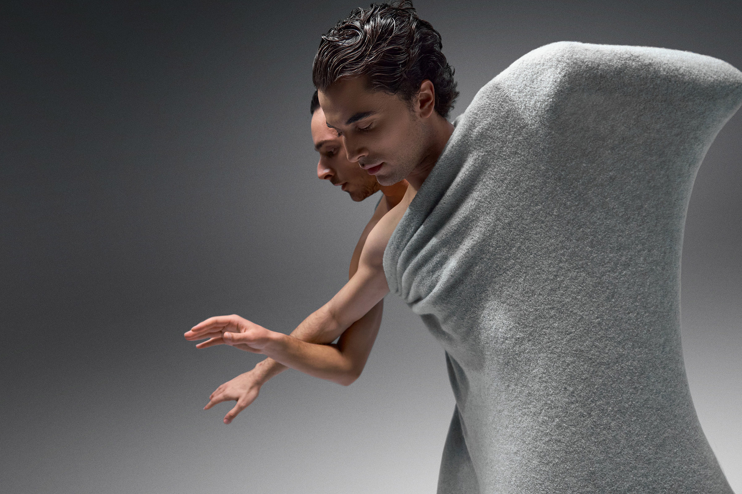 Cariaggi. Movement, bodies and cashmere.