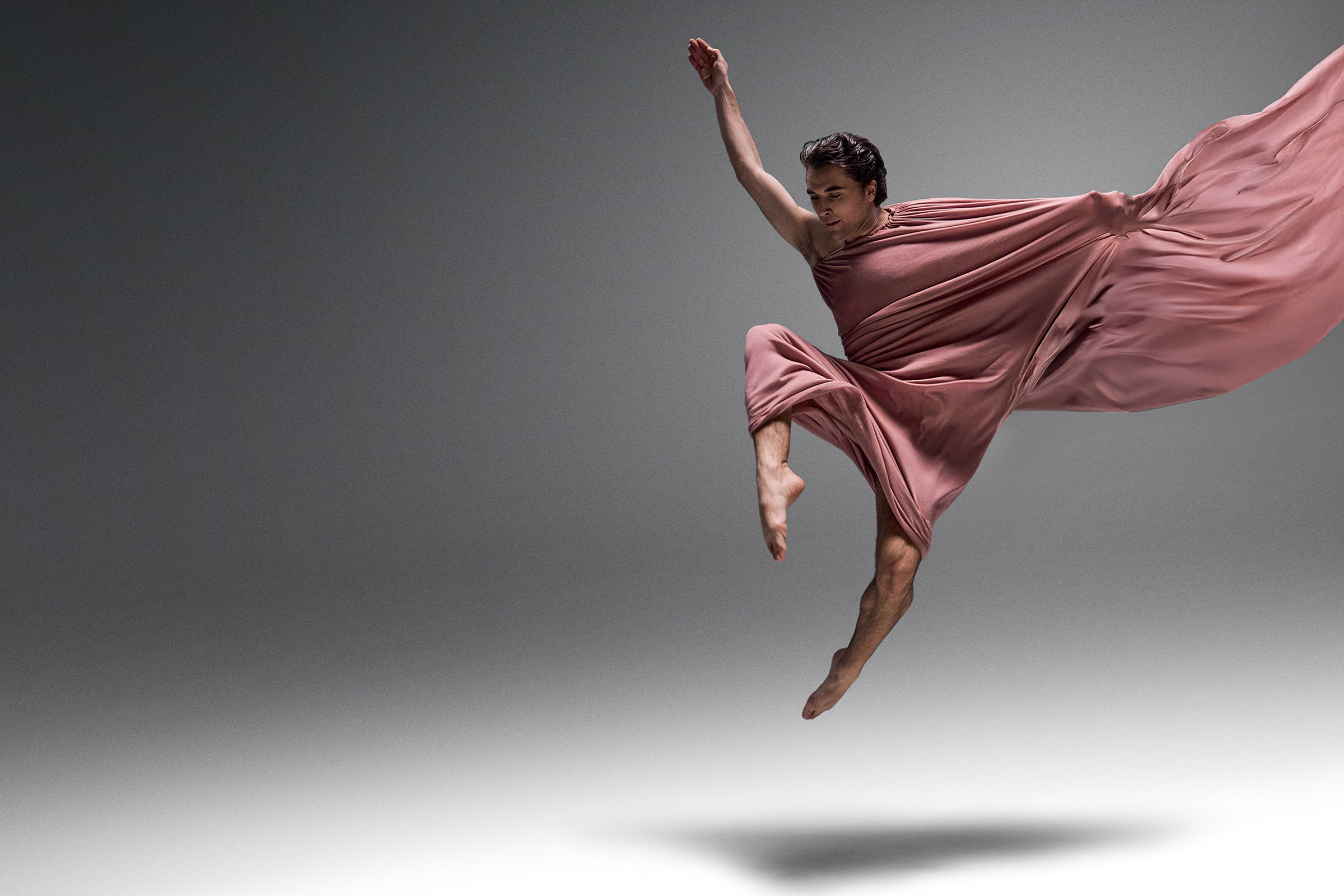 Cariaggi. Movement, bodies and cashmere.